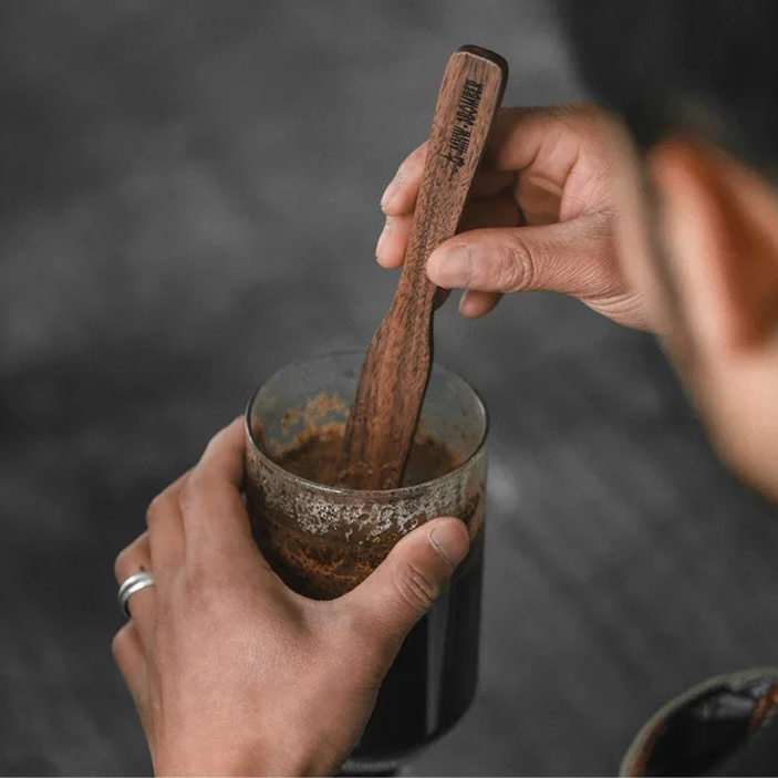 MHW-3BOMBER Durable Walnut Stirrers Vintage Solid Wood Textured Coffee Stirrers Exquisite Home Barista Kitchen Accessories